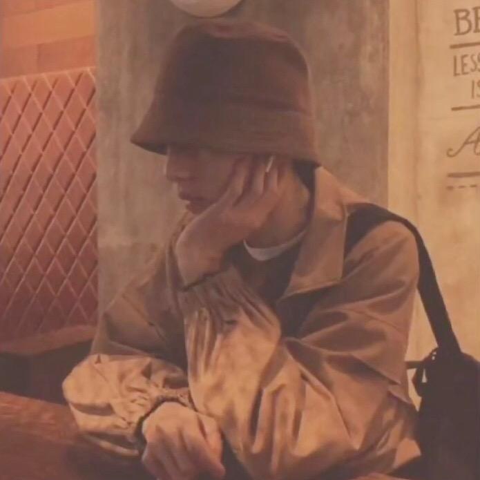 绎、