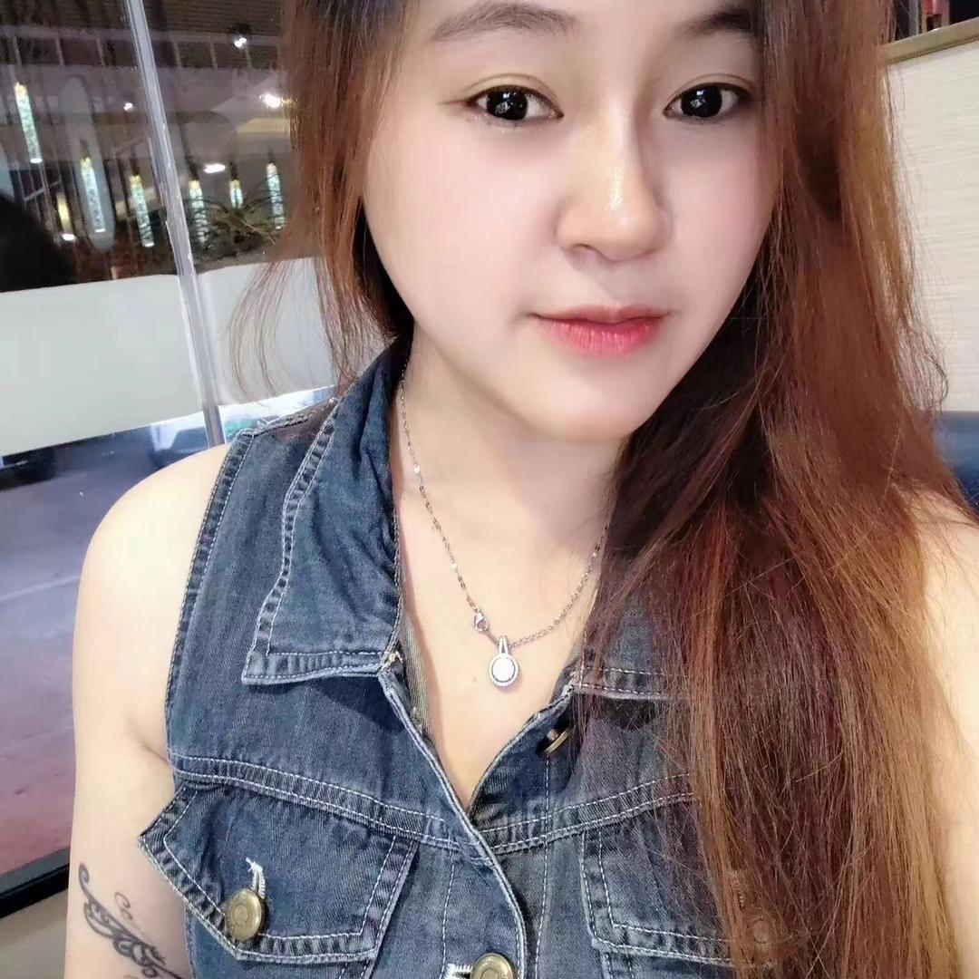 鹤洲。修飞机