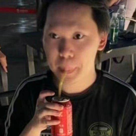 喝牛奶的狼