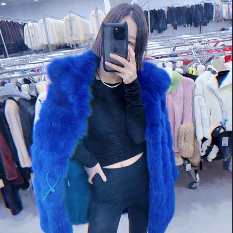 花一服饰店个体店花一皮草