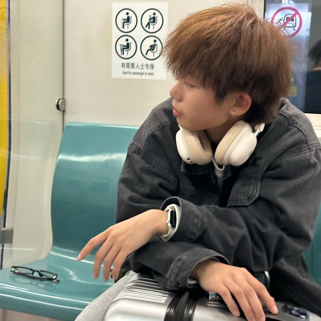 饭鑫鑫_🥴