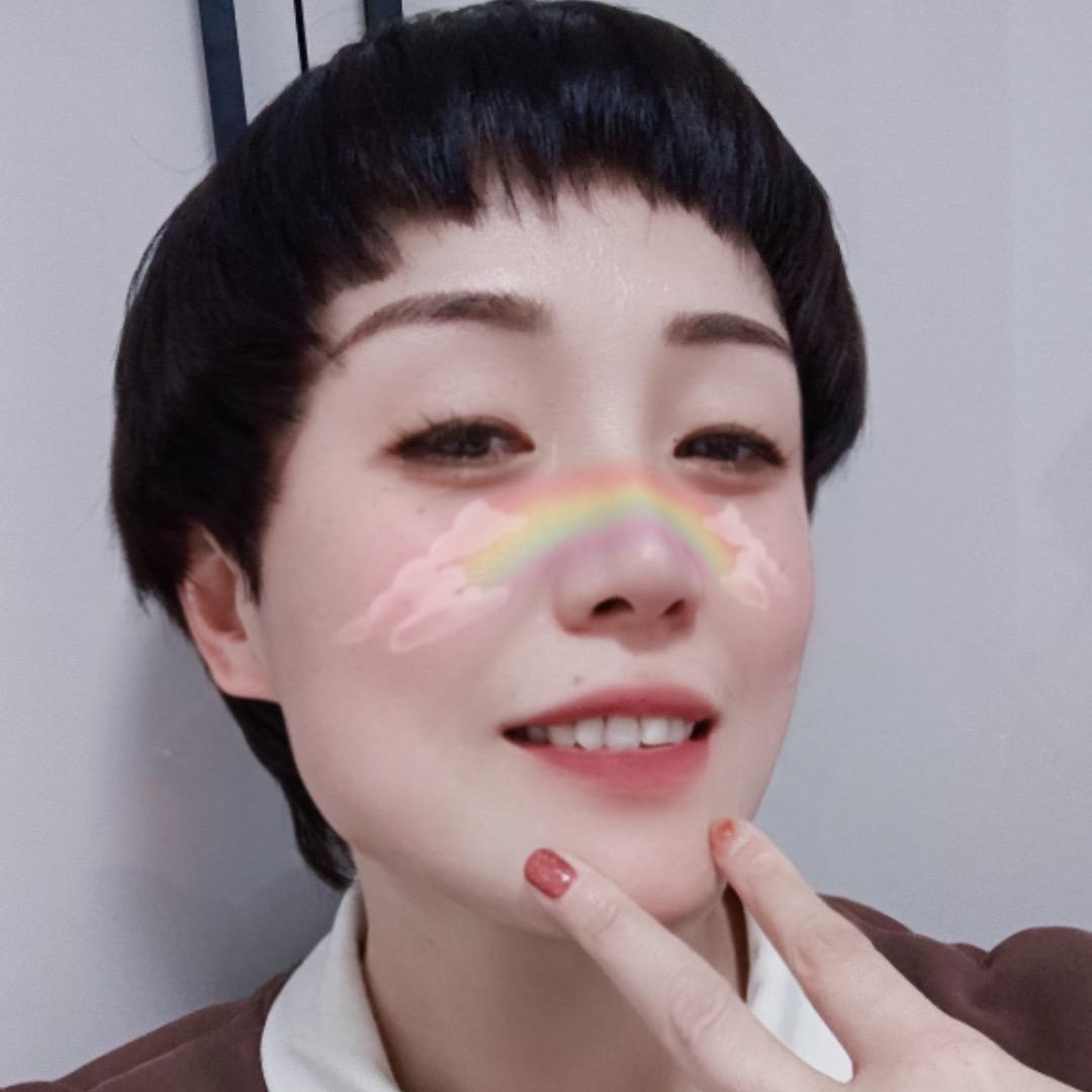 嫣然回眸♥(。→v←。)♥