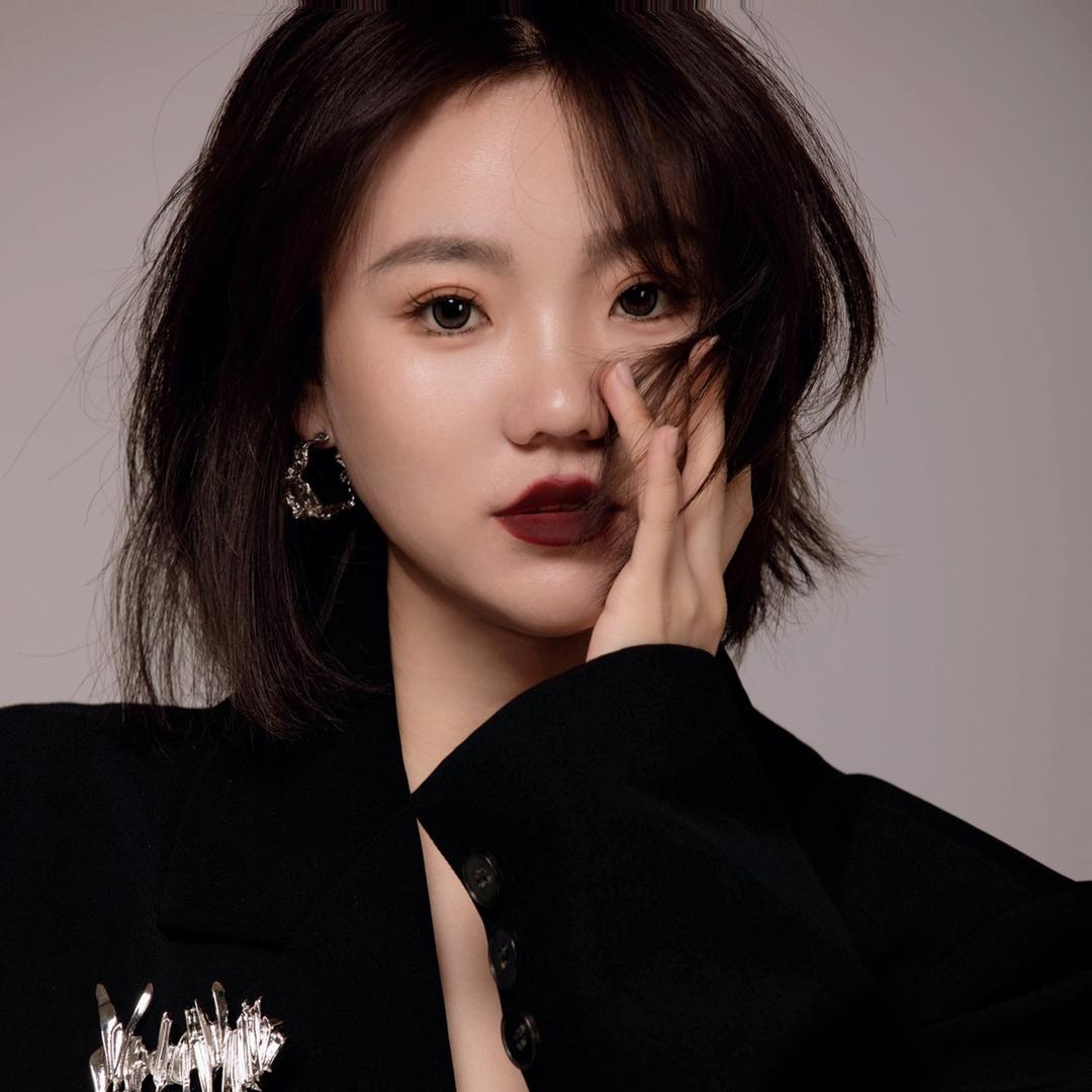 包头妆阁婚纱主理人 婷婷