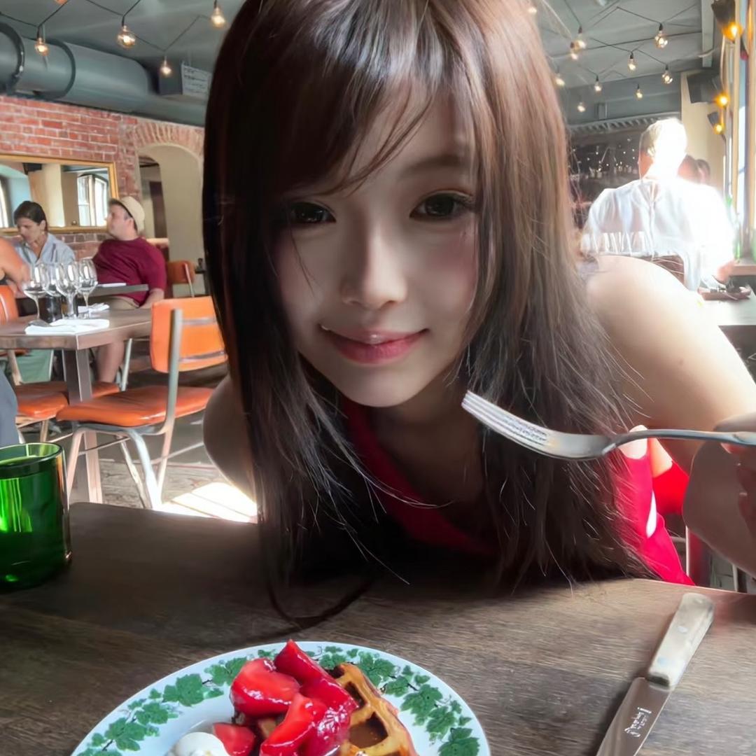 ᅠᅠ猫有常青树
