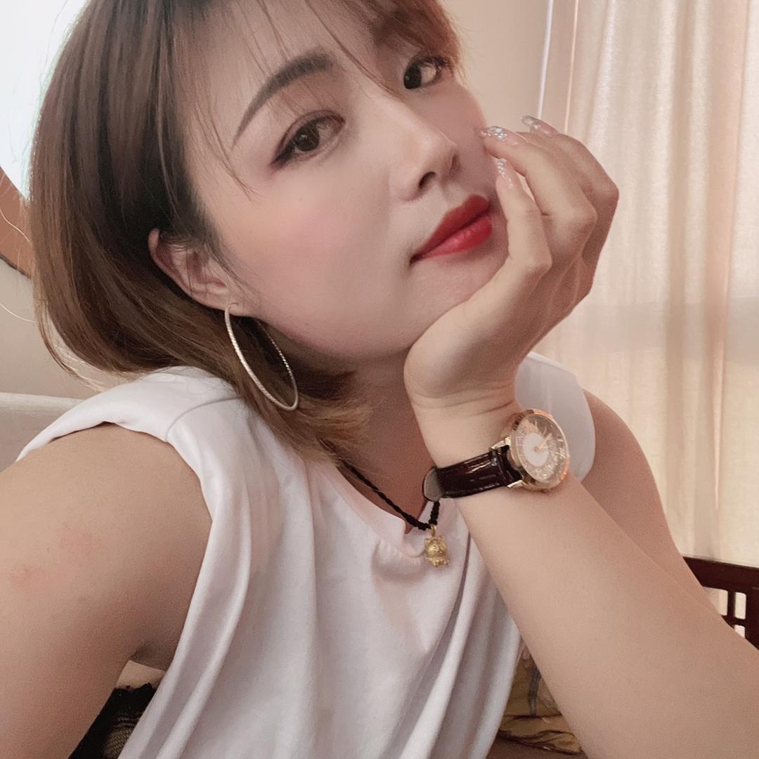 阳光爱笑的阿姨