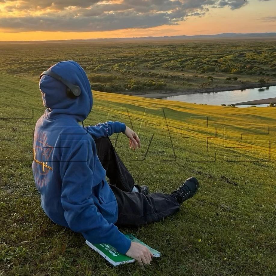 一拳打破家徒四壁
