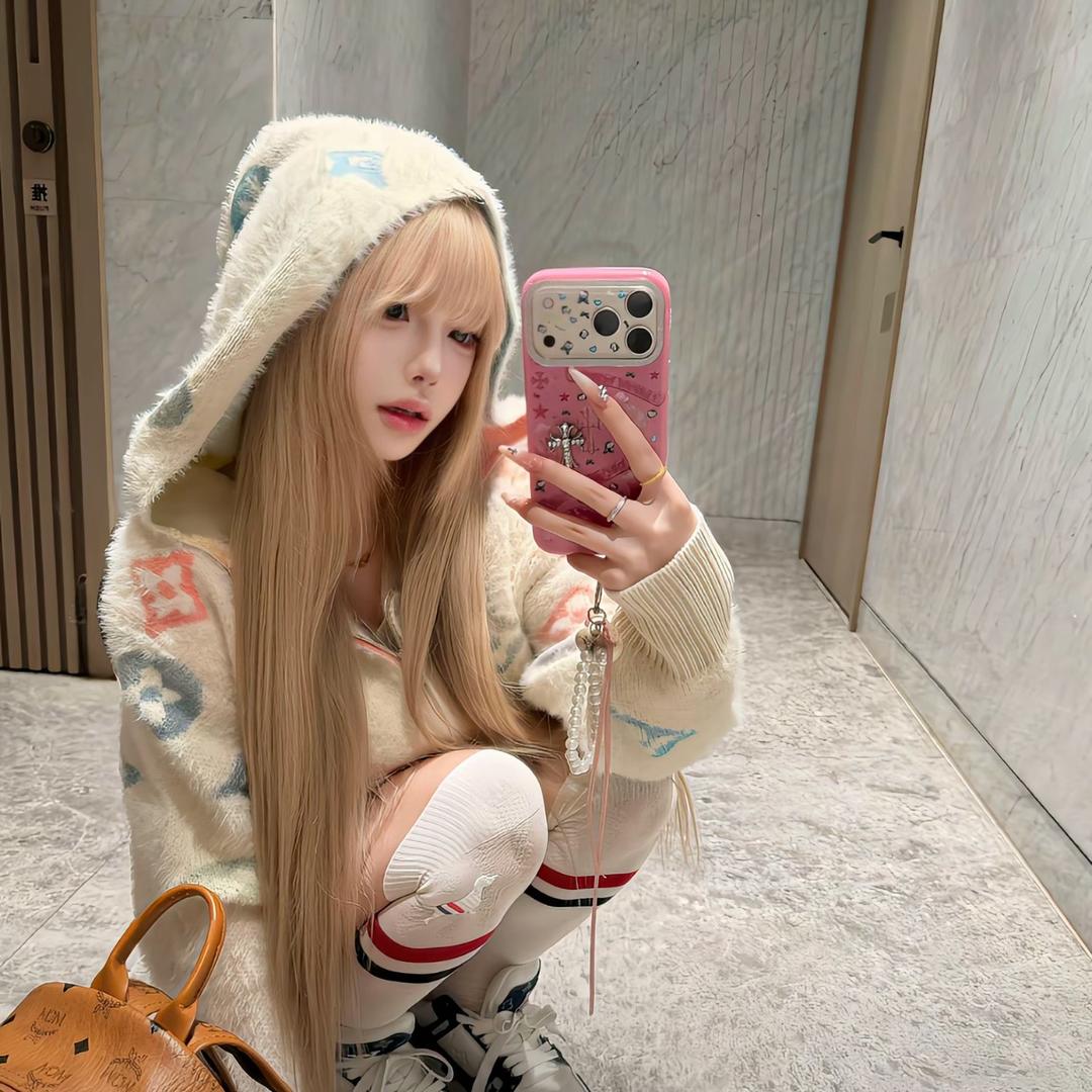 暴躁老奶大战奥特曼只为夺回两万八假牙