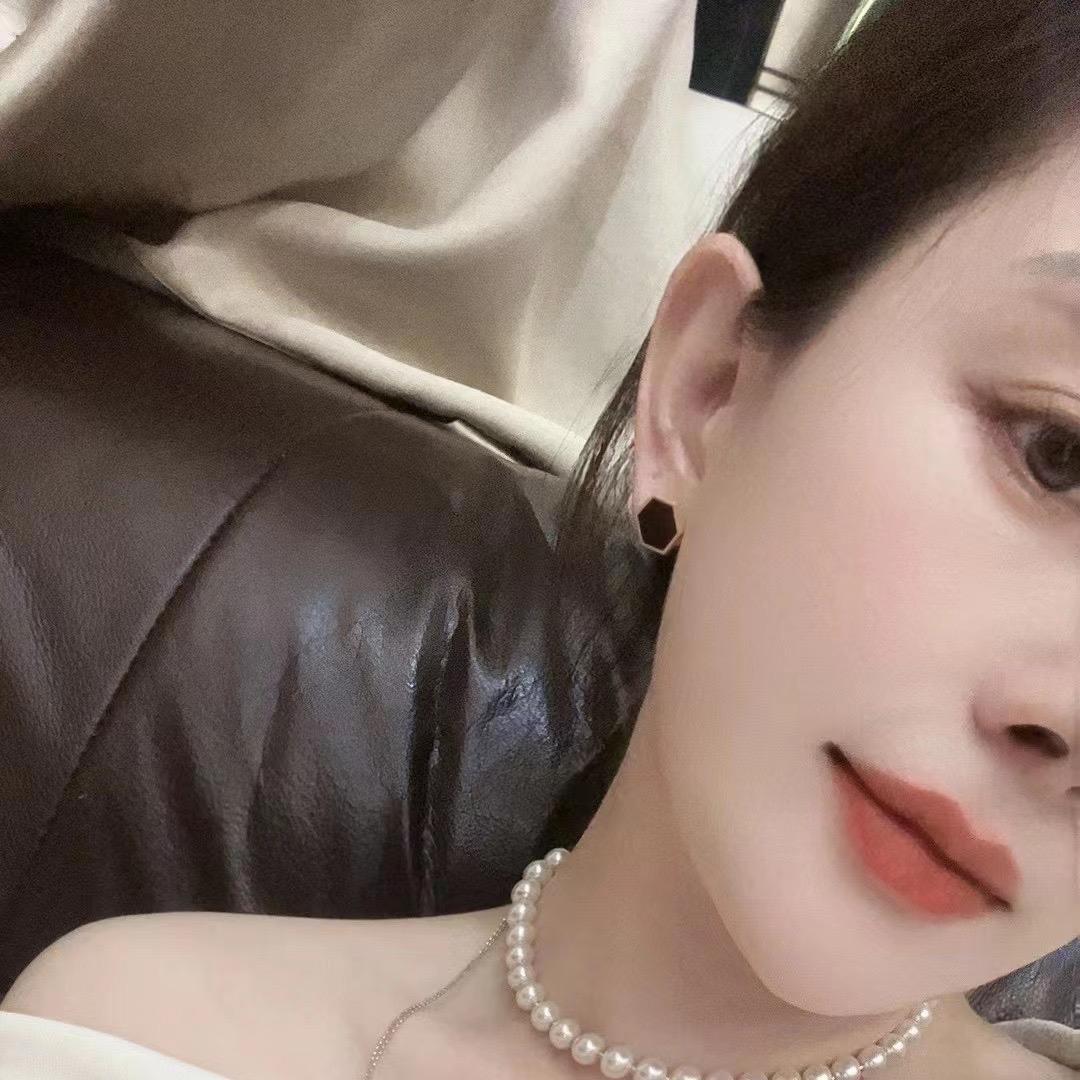 瑞丽市凯创珠宝店1