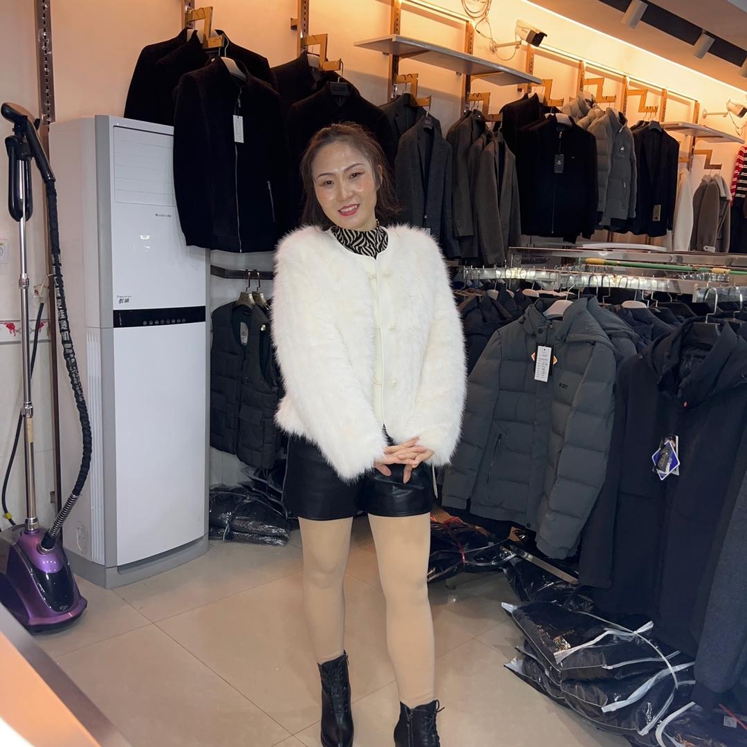 服装店老板娘（艳姐）