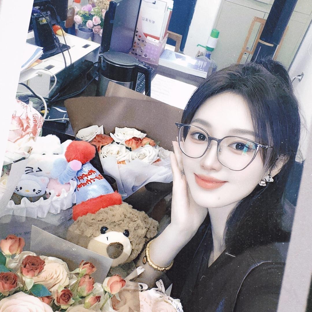 ᥫᩣ 淡香水@҈҉҈҉҈҉҈҉҈҉҈҉