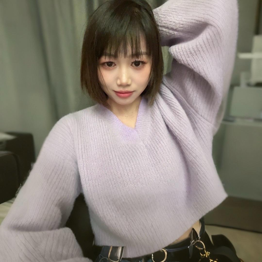 嗯哼阳光下慵懒的猫