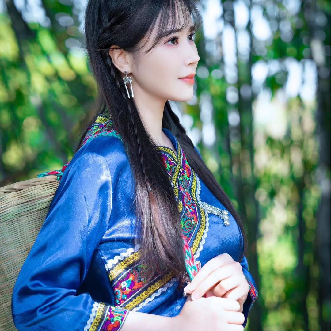 广西布侬（淼淼）