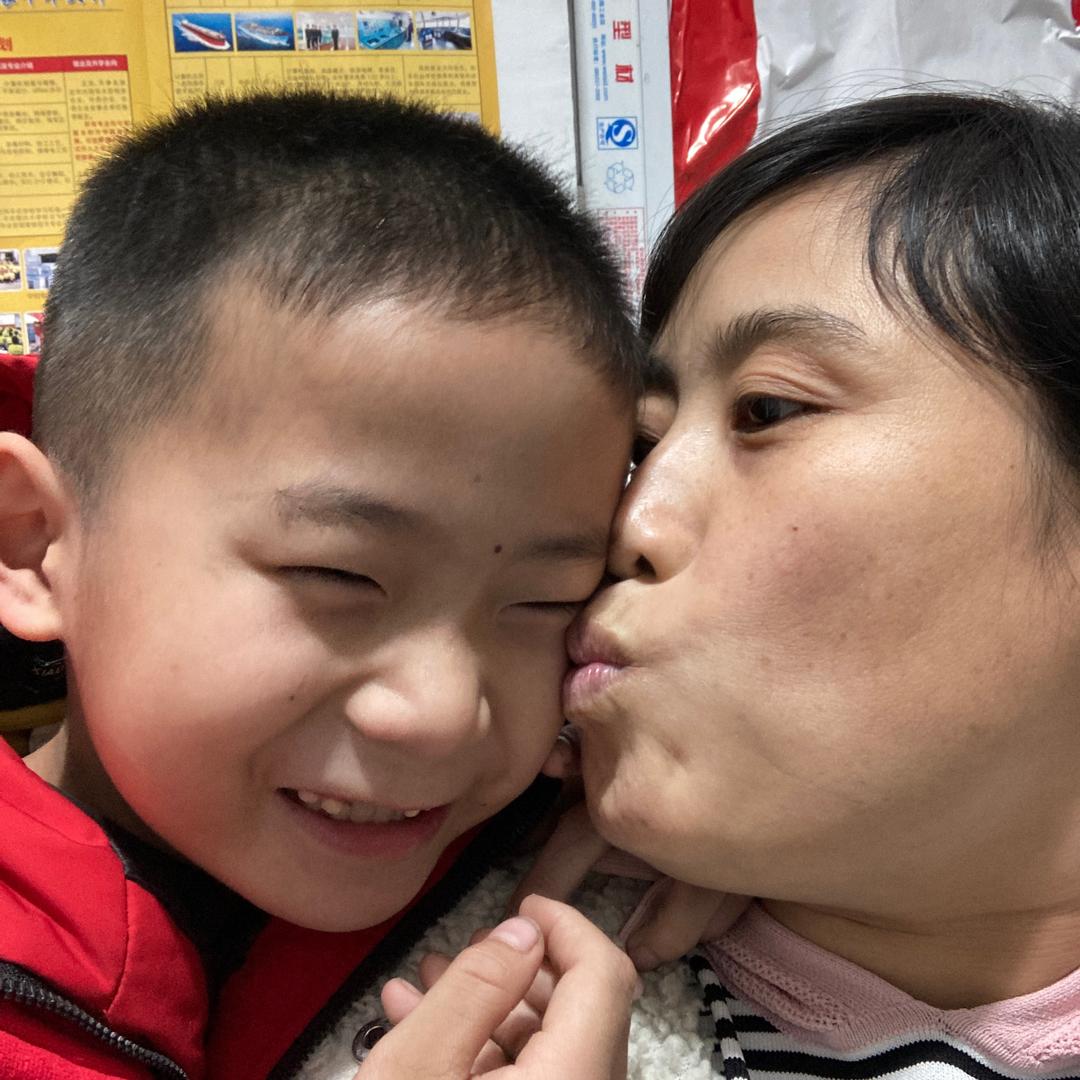 利康，盲人按摩。