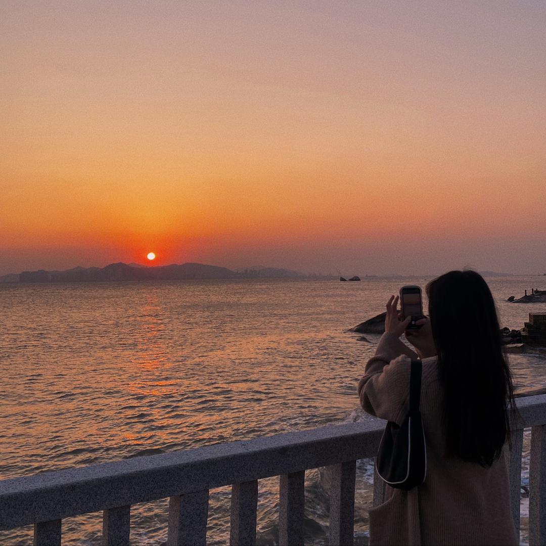 小圆脸洛洛