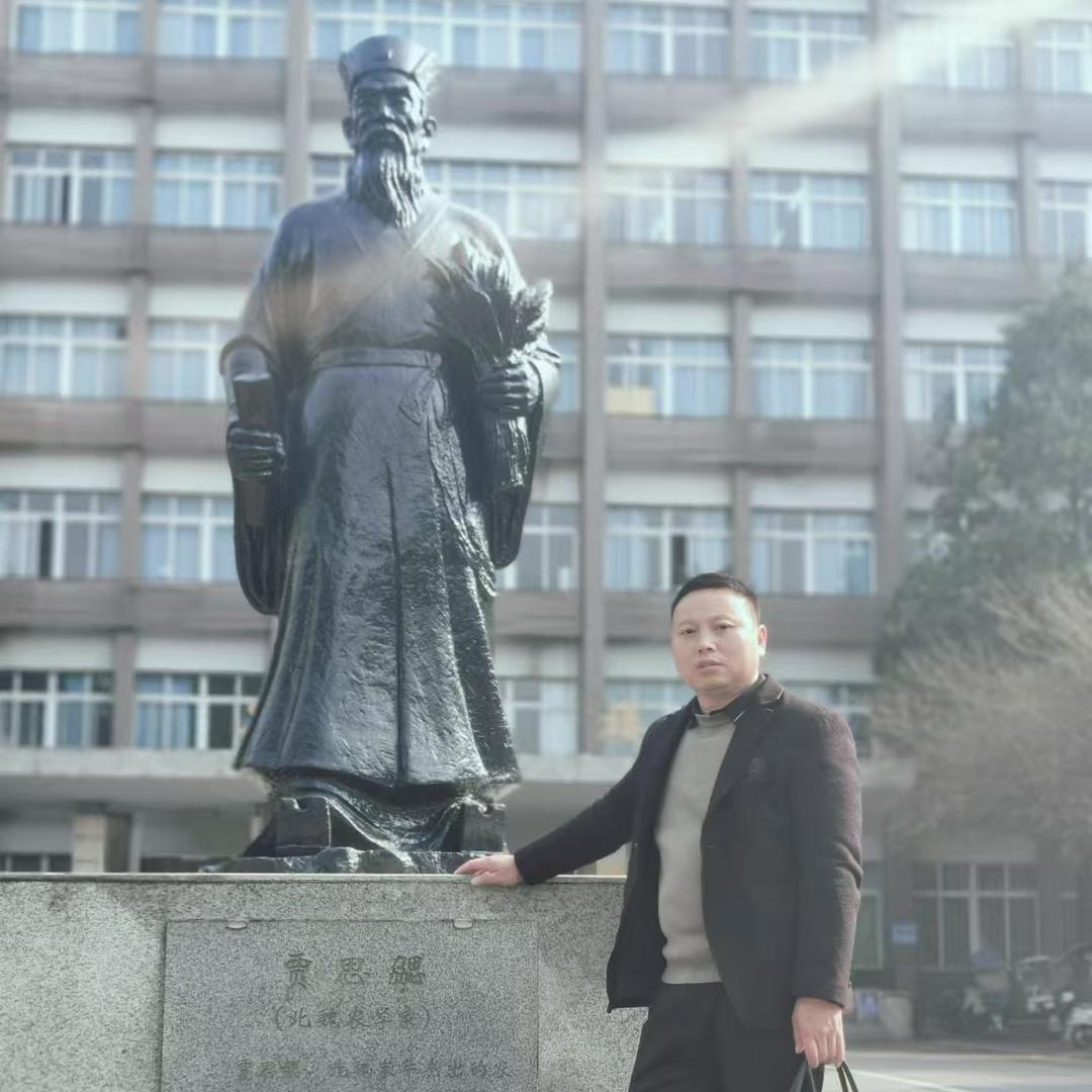 _在宜宾种竹荪的齐哥
