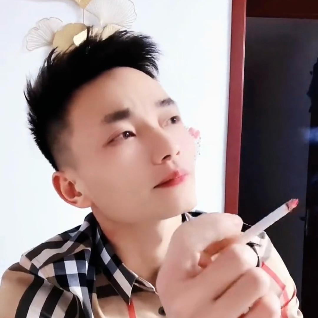 陈小墨-伦伦