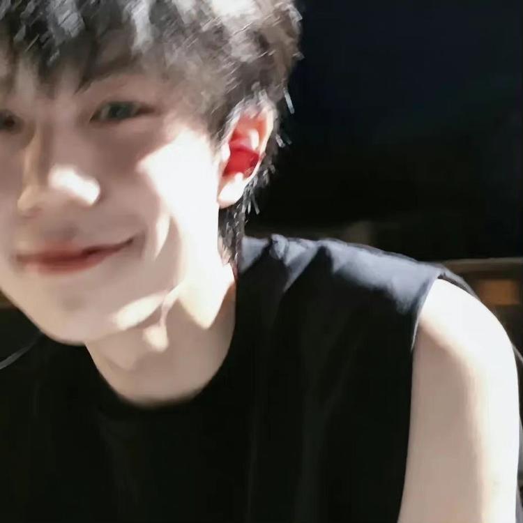 小明。