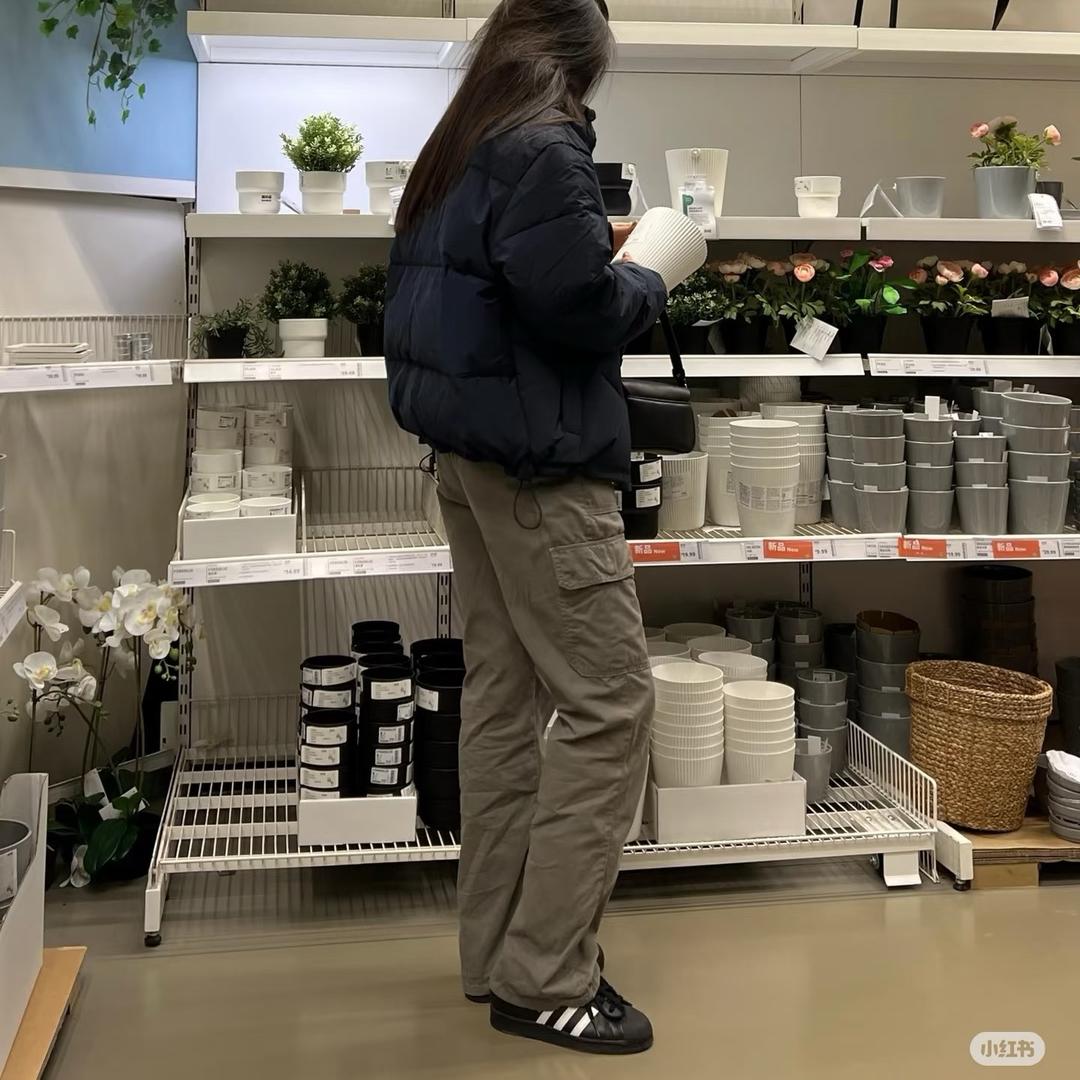 上海青淼运动阿迪仓