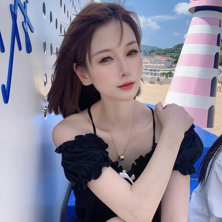芳芳较瘦