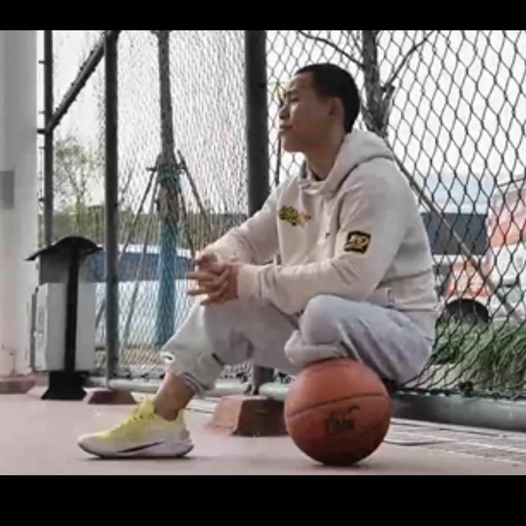 何明亮🏀