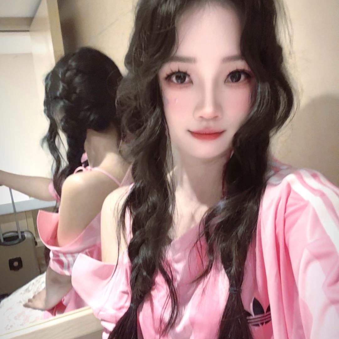 卖打标机的小姑娘