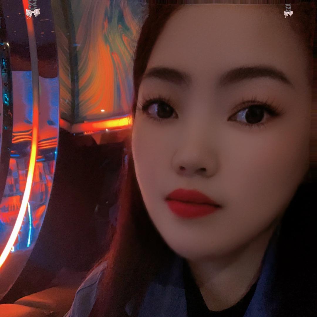 喜欢粉色的小姐姐