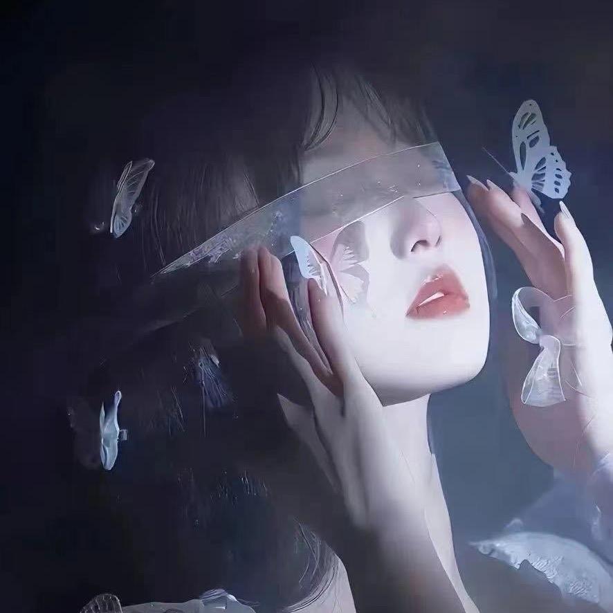 LLLL🧝🏻‍♀️
