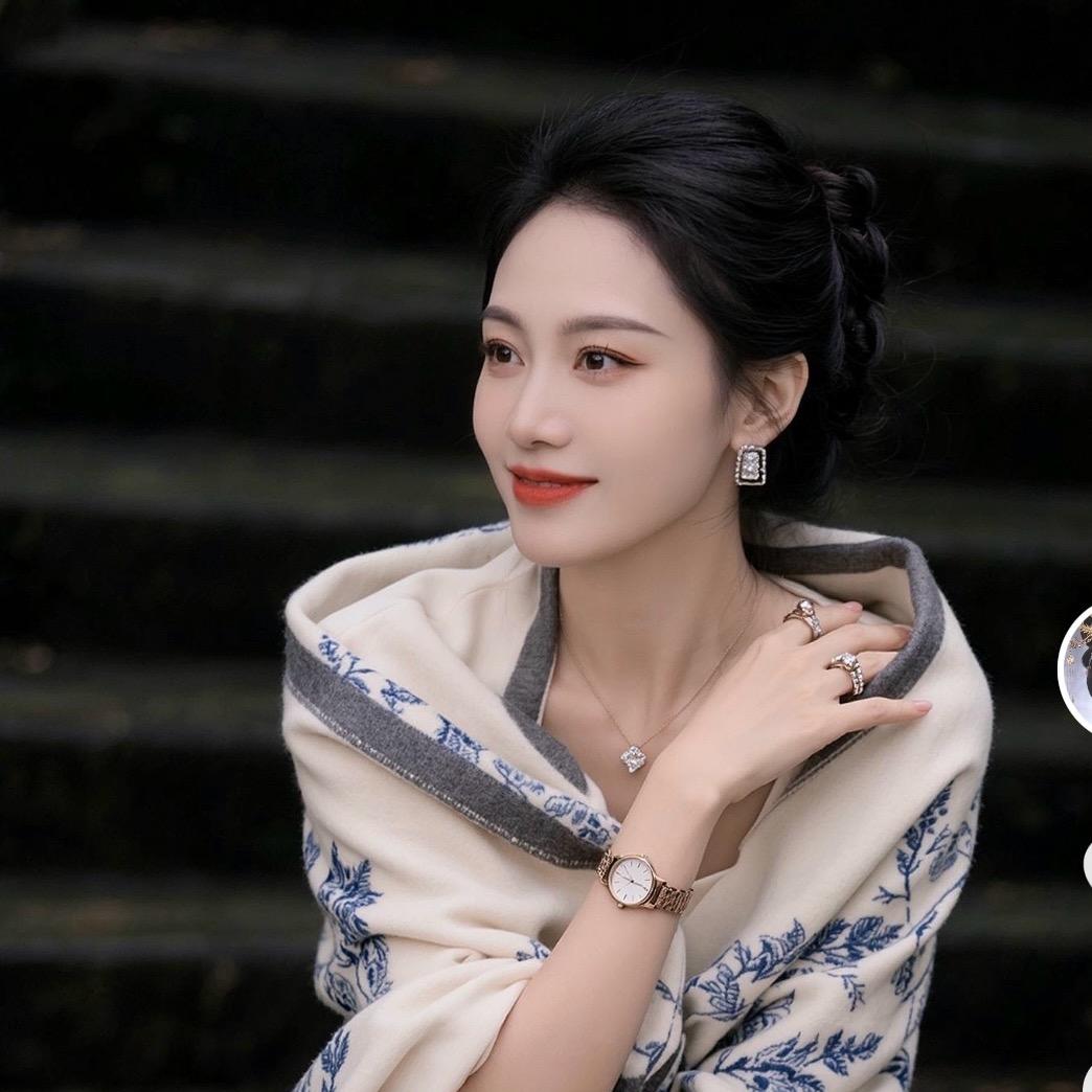 淋湿的小熊