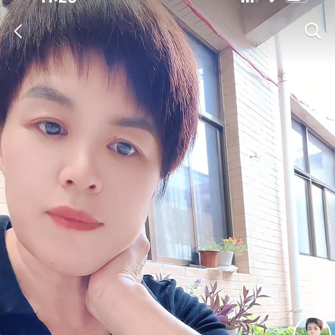 贾晓慧（橱窗里有大礼哦）