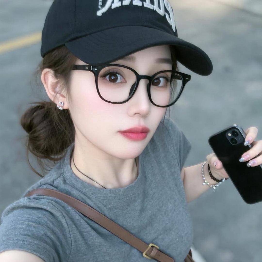 黄叁叁