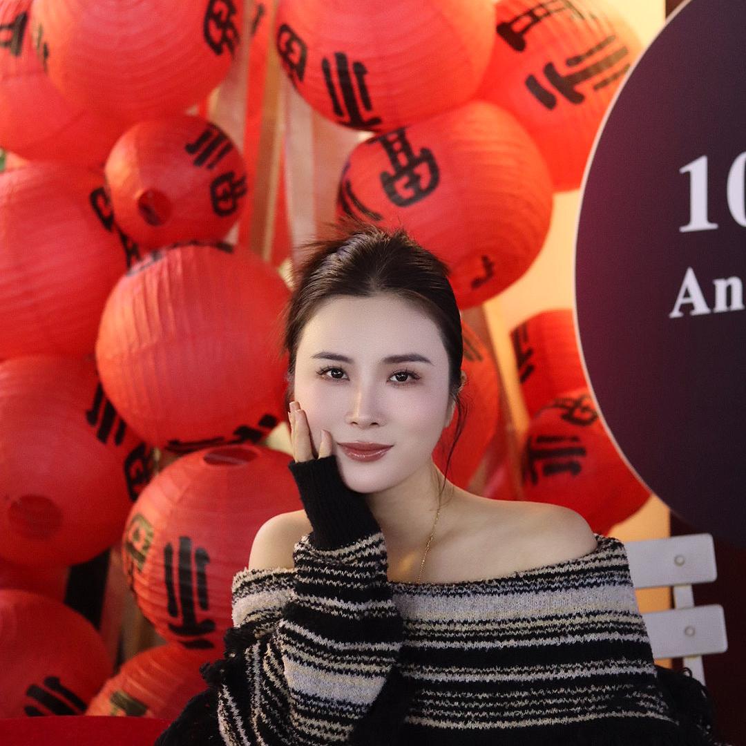 东莞凤岗QUEEN女神服装