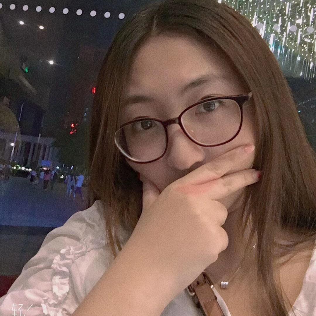 卡卡微胖穿搭