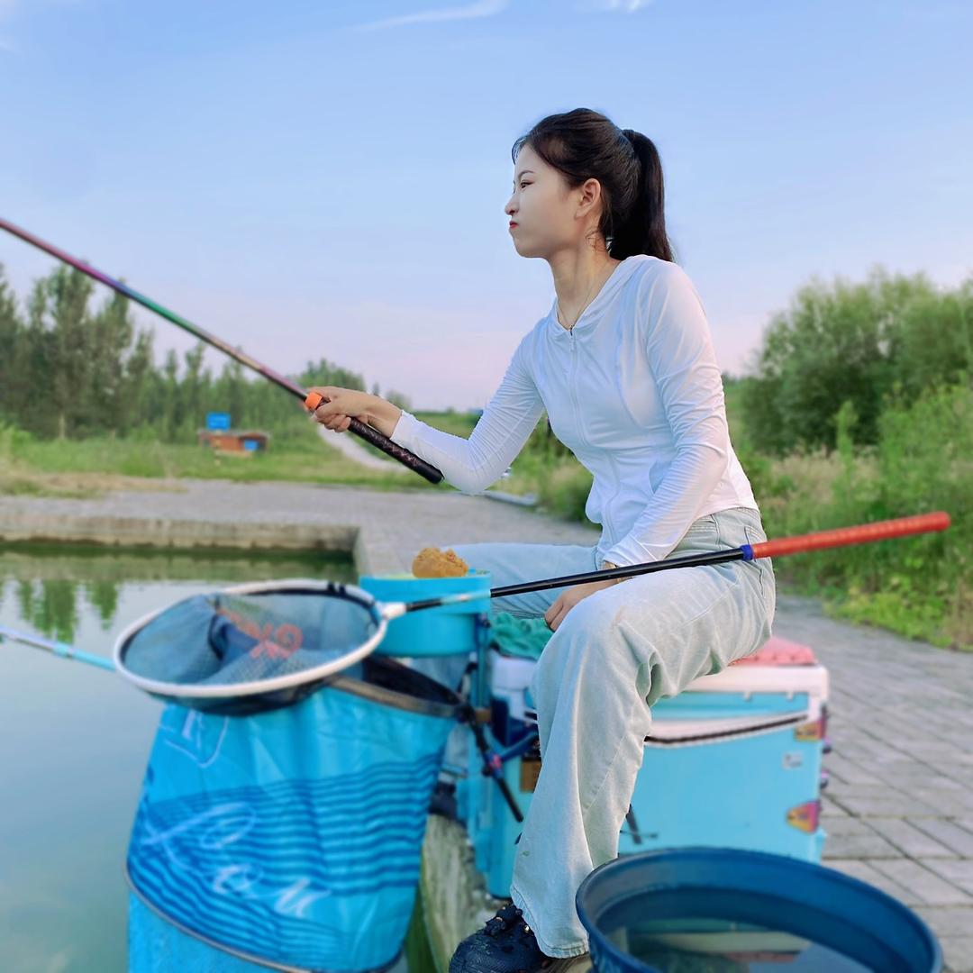 小姜慧钓鱼