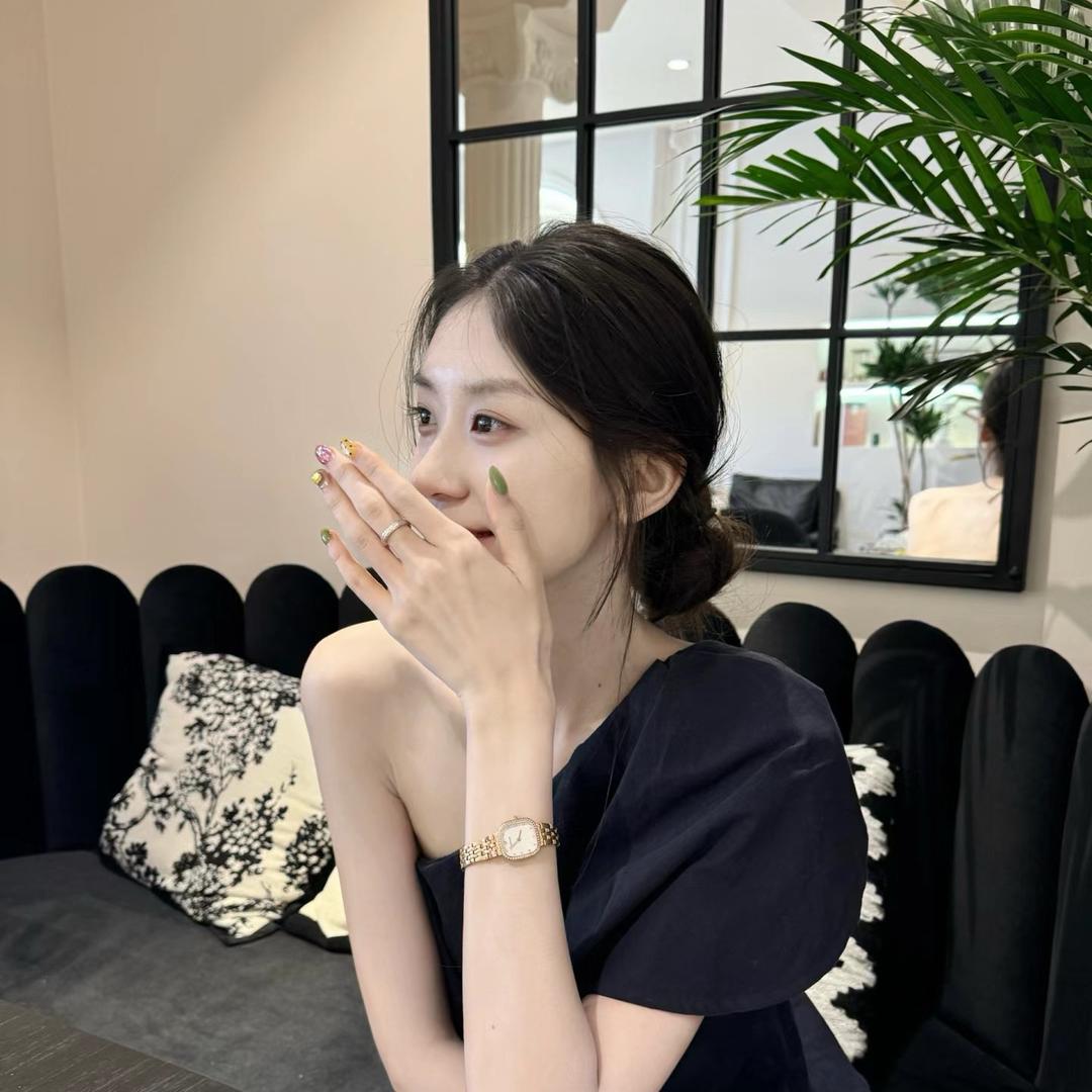 斯嘉蒂棽钰饰品专卖店沐耘