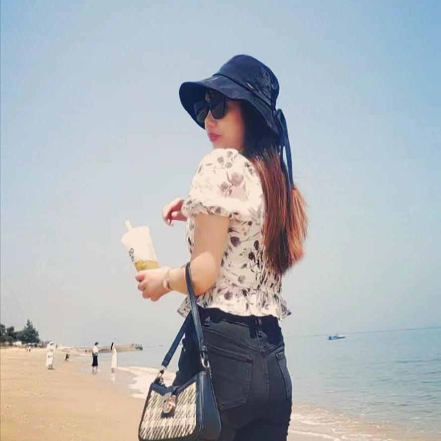 请叫我黄小姐