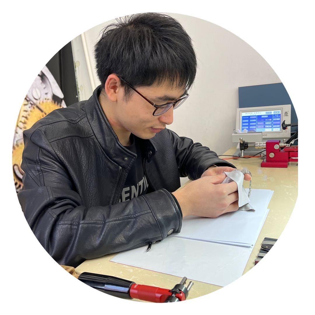 陈青钟表维修店