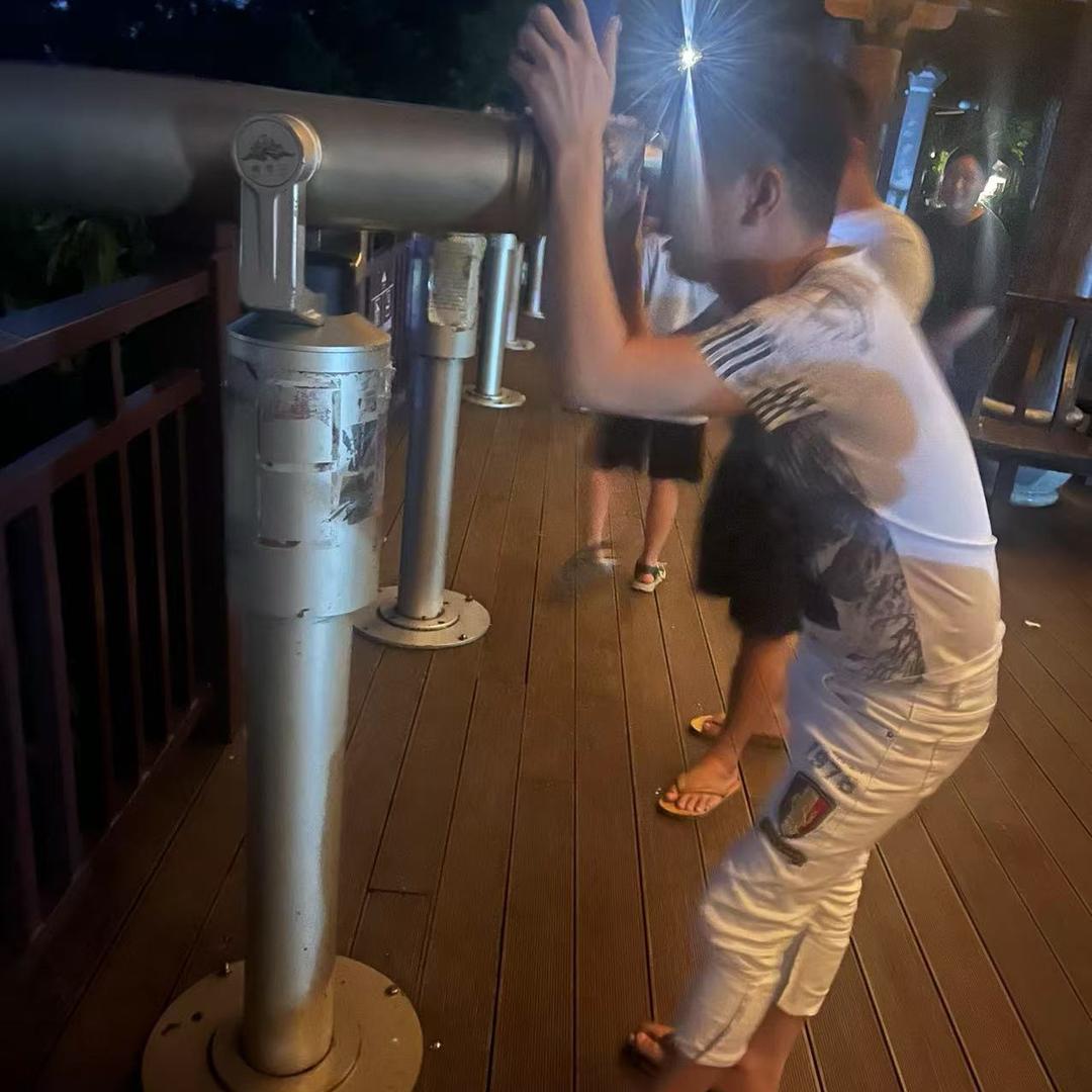 雾散了