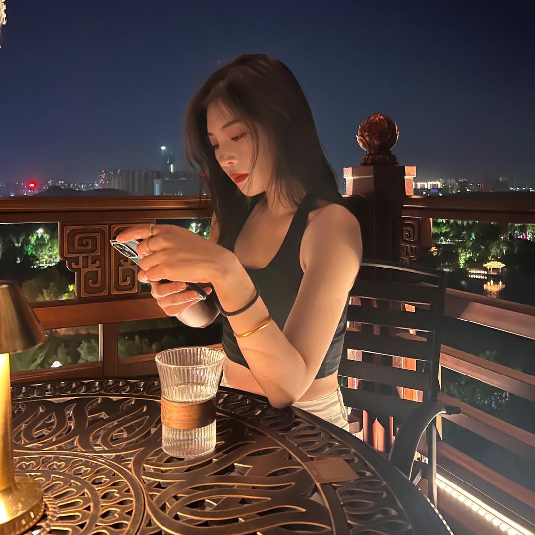 Crystal_J