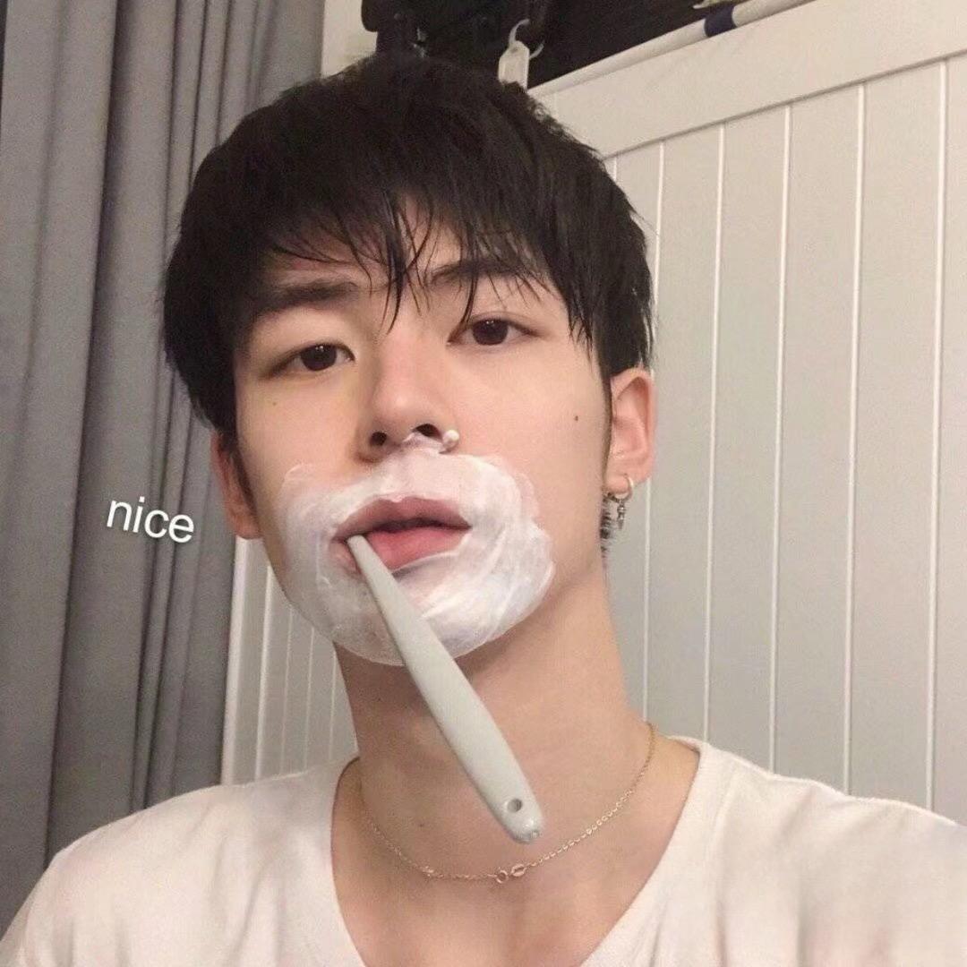 罗先生.졸려💤