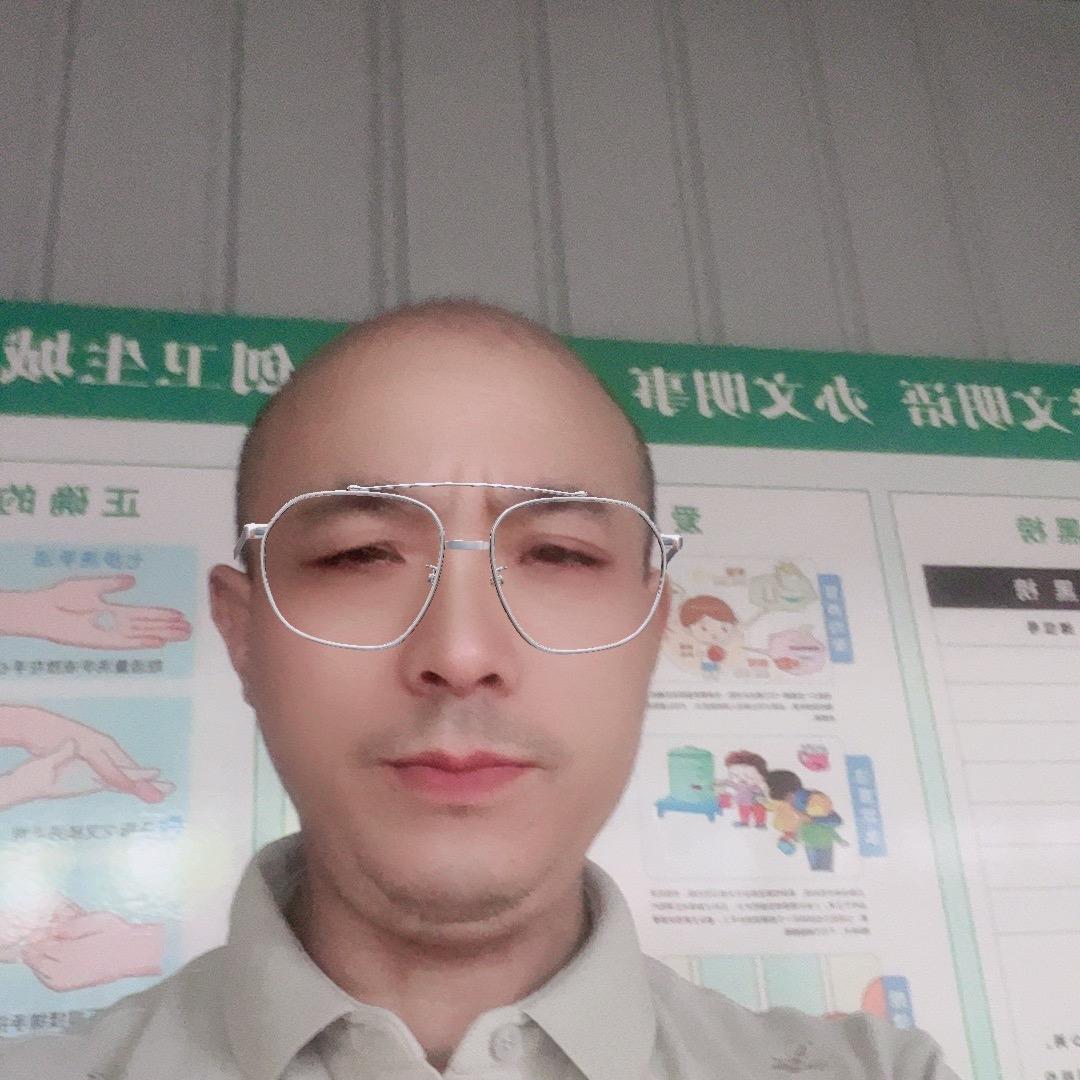 梁俊