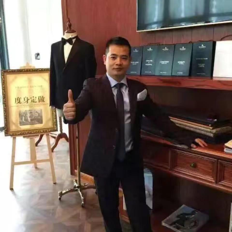 白鹅绒服装老黄