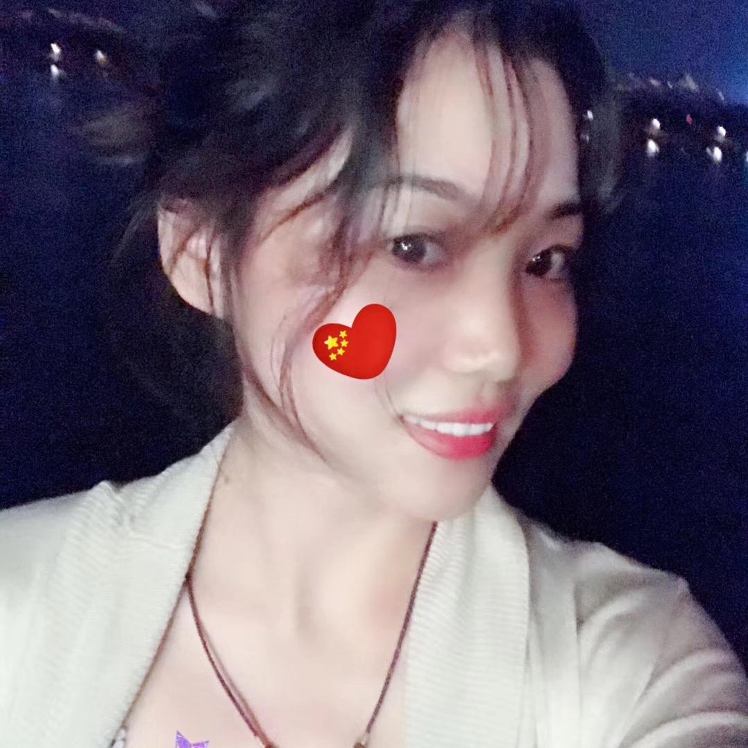小艾美背锻炼