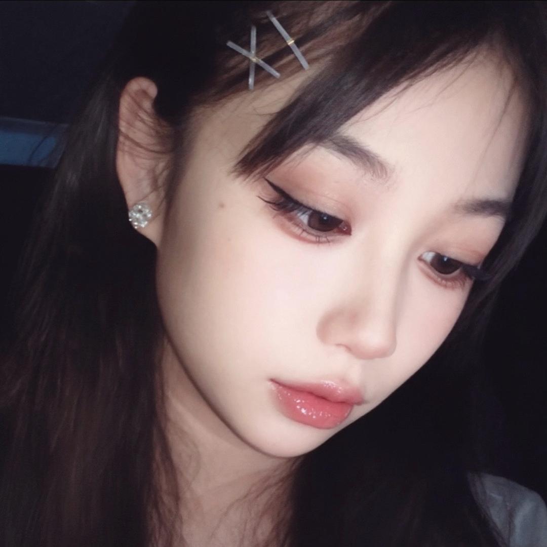 微风吹起白纱裙&