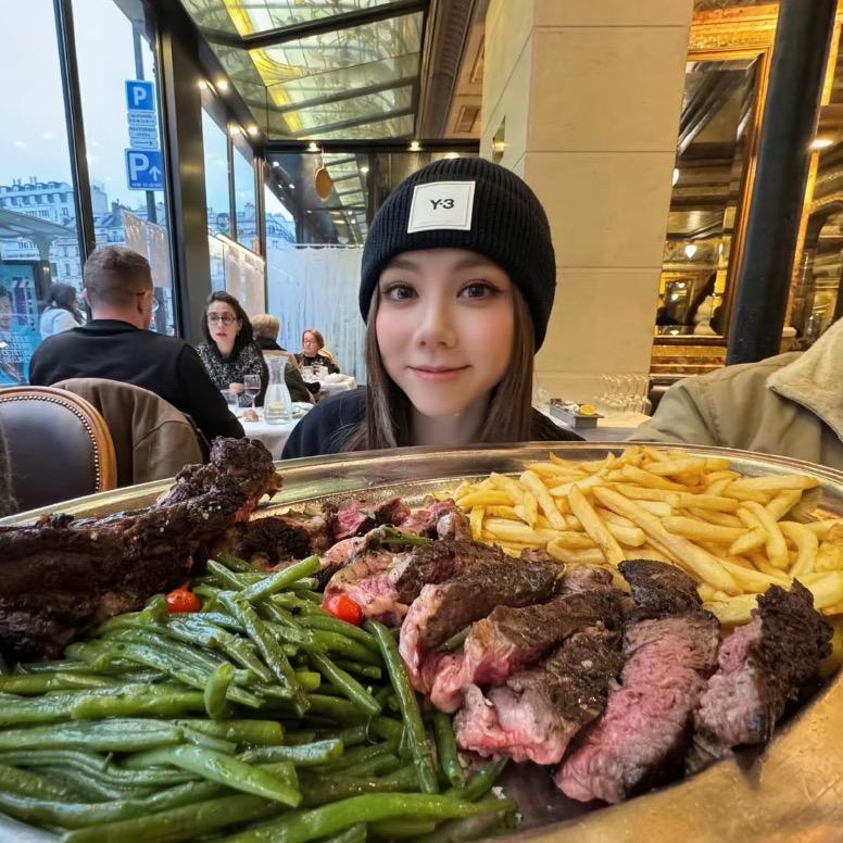 扶老奶奶闯红灯