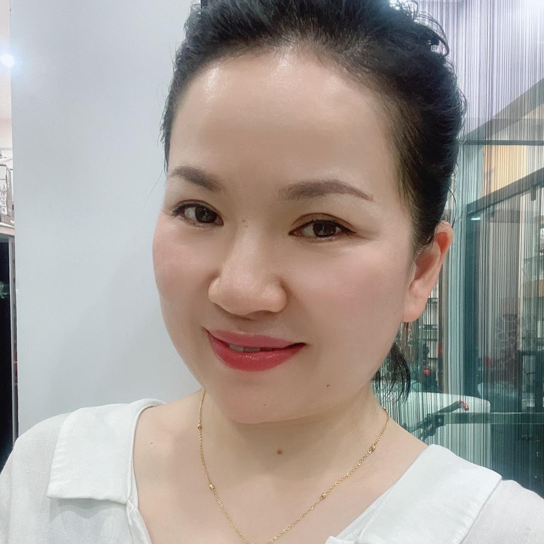 侯姐，乌鲁木齐淋浴房