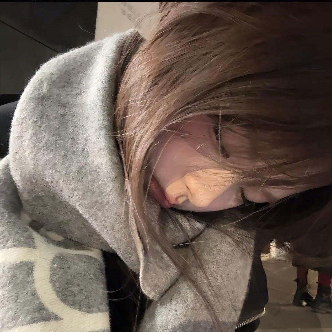 粥六見.
