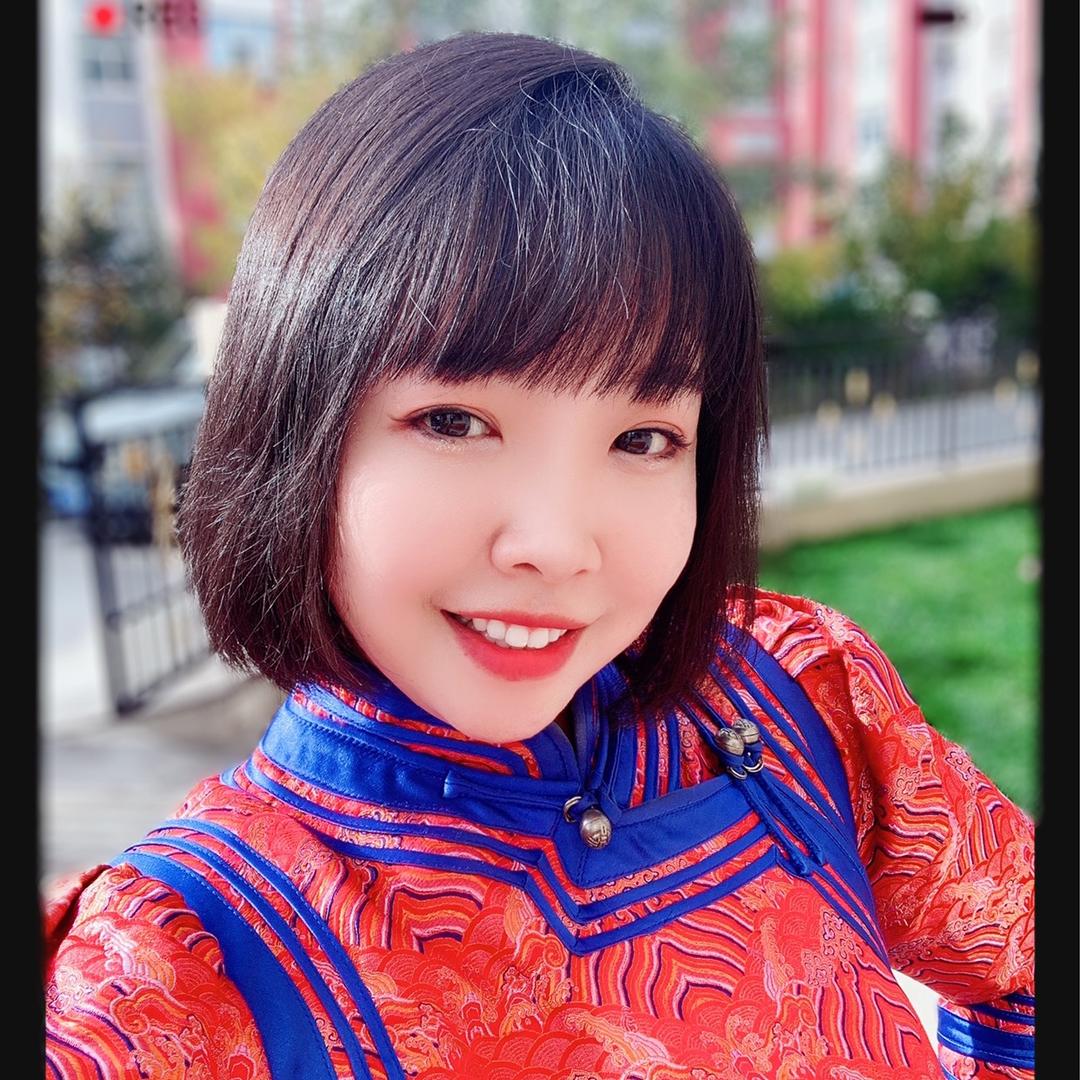 A.爱笑的安妮