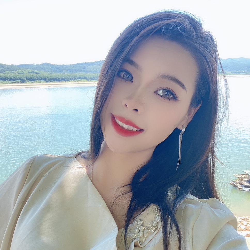 诗很甜的哟