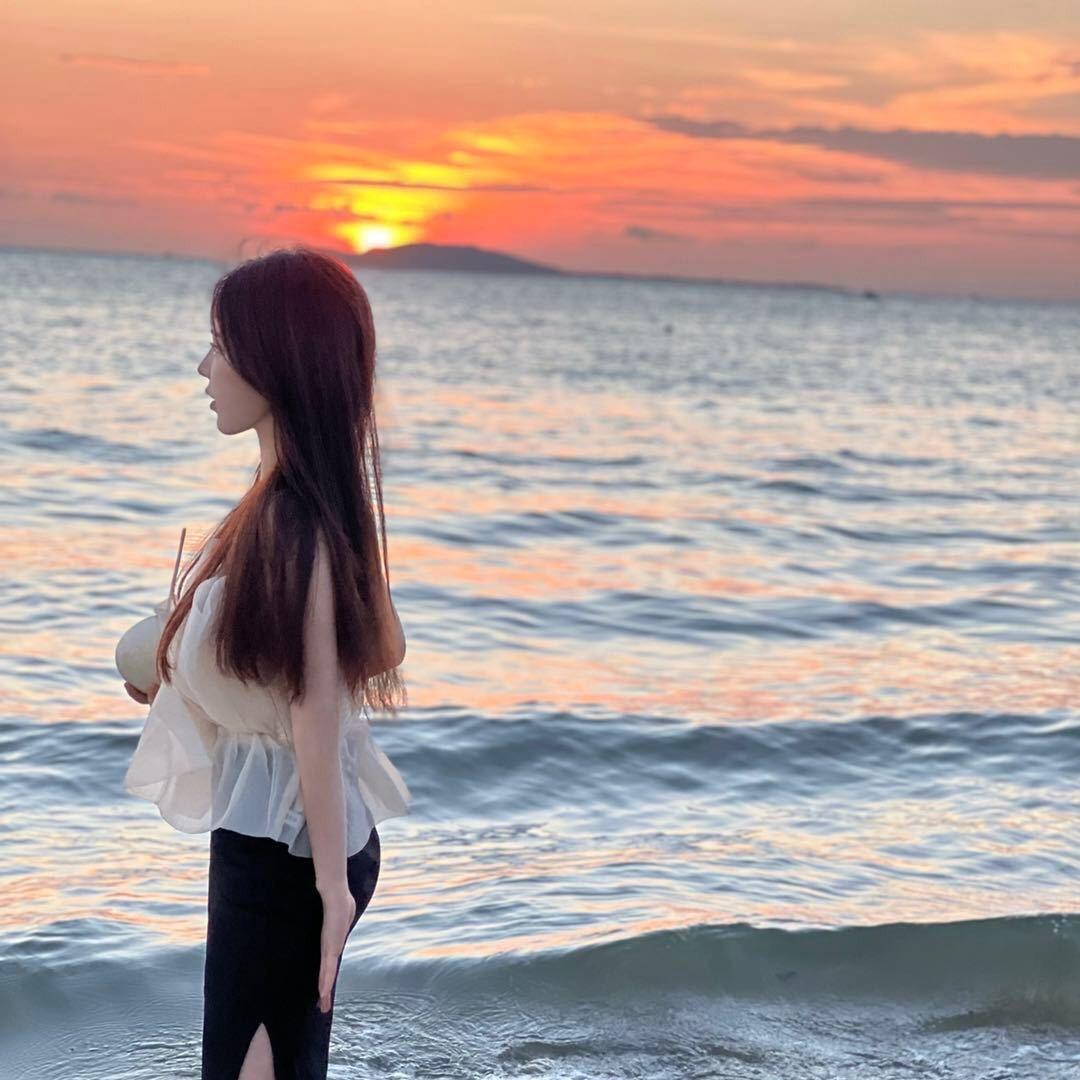 玲娜服饰