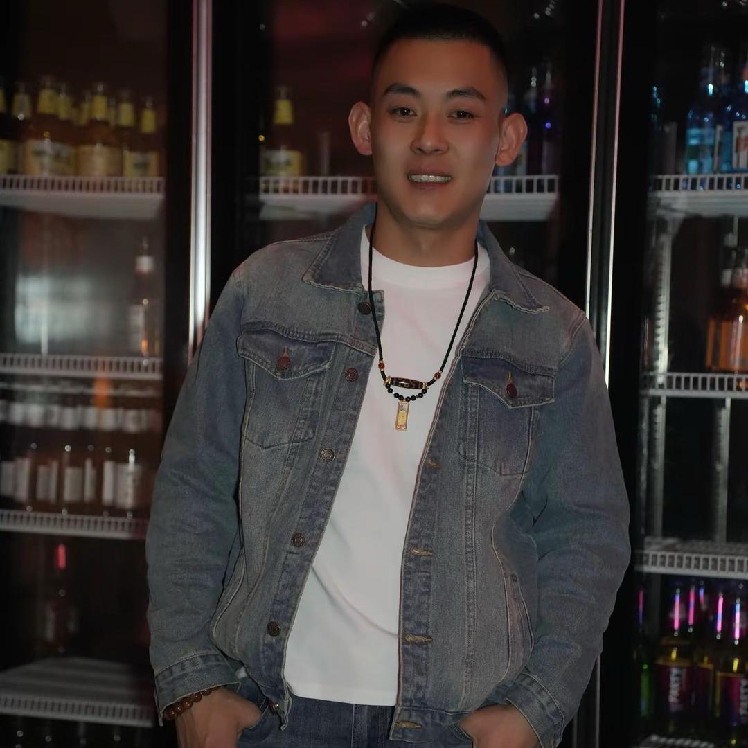 阿龙🔥 ☜